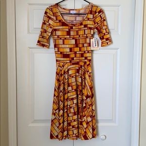 NWT ♦️ LuLaRoe Nicole Dress ♦️ Autumn Tile XXS
